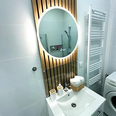 Vibe S31 ,ac,free Parking *