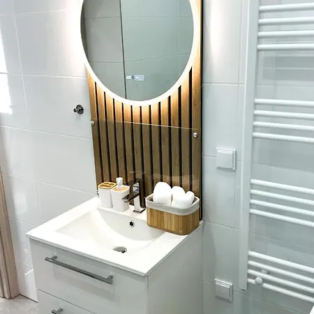 Vibe S31 ,ac,free Parking *