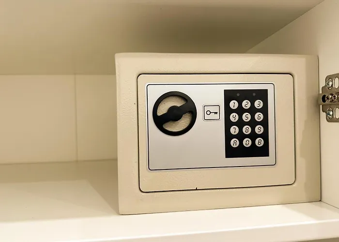 Vibe S31 ,ac,free Parking *