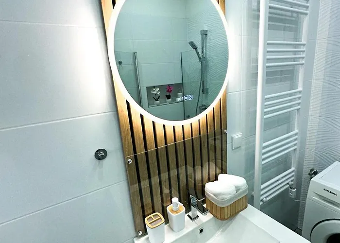 Vibe S31 ,ac,free Parking *